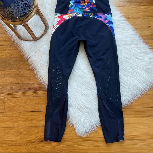 Athleta high waisted tropical print leggings size medium - Picture 10 of 12